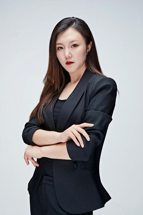 尤燕 视觉与舞美负责人